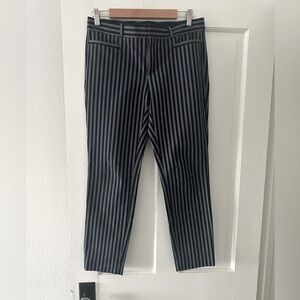 Navy pinsstriped Banana Republic Sloan ankle pant. Size 4. Great condition!